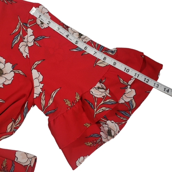 Urban Romantics Red Floral Bell Sleeve Top Blouse Size Small - Picture 9 of 9